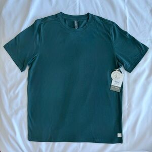 Vuori NWT “Current Tech Tee” ( dark teal )  Size M